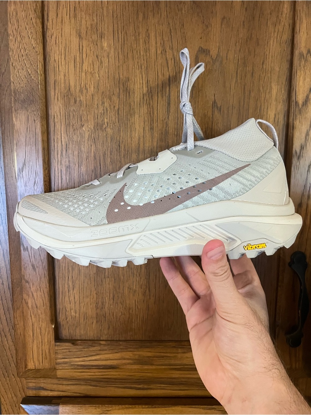 Mens nike ACG Zegama trail (HV8113 200) no box size 9
